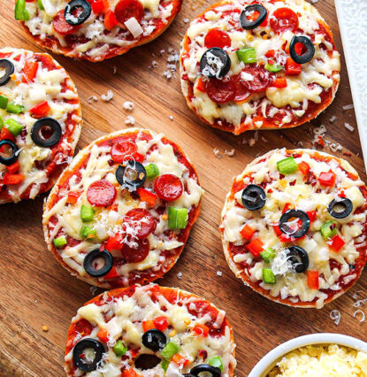 mini pizza bagels recipe image